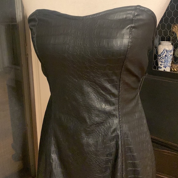Free People Strapless Vegan Crocodile Mini Dress NWOT never worn Size s - Picture 4 of 8